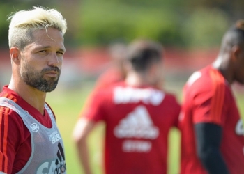 Flamengo rejeita contraproposta, e negociação de renovação com Diego esfria