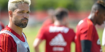 Flamengo rejeita contraproposta, e negociação de renovação com Diego esfria