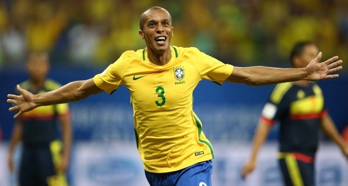 Flamengo segue interessado no zagueiro Miranda, revela Zinho