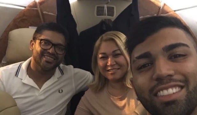 Gabigol chega ao Rio na manhã desta quarta para assinar contrato com o Flamengo