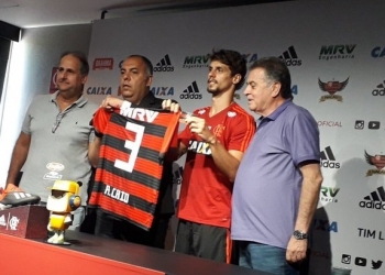 Rodrigo Caio assume a camisa 3 do Flamengo: ‘Vim para ser campeão e entrar na história’