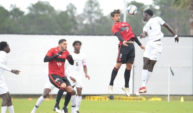Rodrigo Caio e Rhodolfo largam na frente e devem formar zaga titular do Flamengo
