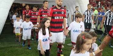 Sem padrão Fifa: No Campeonato Carioca, entrada dos times em campo será 'raiz'