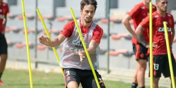 'Voltamos fortes', analisa Rodrigo Caio sobre vitória do Fla no clássico