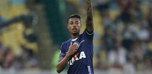 Fla oferece total de R$ 30 mi por B. Henrique e Santos faz última imposição