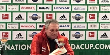 Abel aprova estreia e diz que Uribe sai na frente por disputa no ataque do Flamengo: "Vai ter briga"