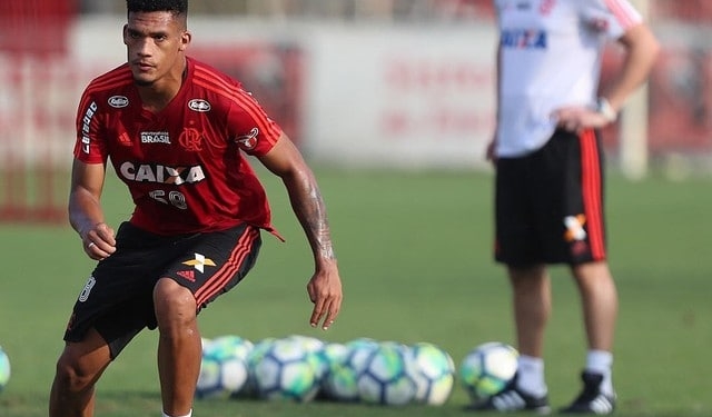 Quem é Rafael Santos? Conheça a surpresa na lista de inscritos do Flamengo na Libertadores 2019