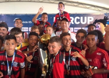 Americano filho de brasileiros chama a atenção nas divisões de base do Fla