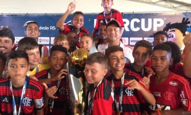 Americano filho de brasileiros chama a atenção nas divisões de base do Fla