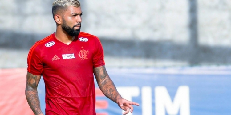 Em treino, Gabigol ganha nova chance como centroavante no lugar de Uribe
