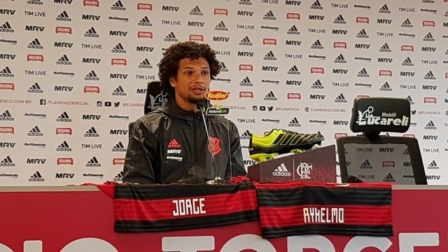 Arão se emociona com pedidos de parentes de duas das vítimas: "Tudo muito forte"