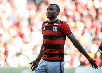 Com gols como combustível, Vitinho ganha fôlego para acabar com sua gangorra no Flamengo