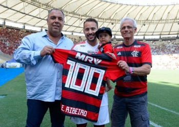 Com uma assistência por jogo, Everton Ribeiro supera início no Flamengo e vê time "mais forte"