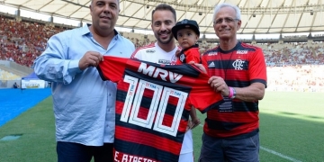 Com uma assistência por jogo, Everton Ribeiro supera início no Flamengo e vê time "mais forte"