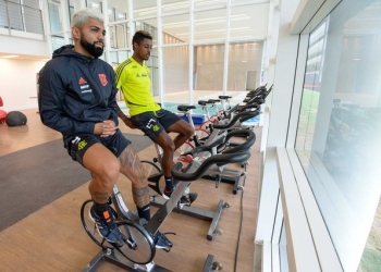 De olho em novidade para Fla-Flu decisivo, Abel observa Gabigol entre os titulares