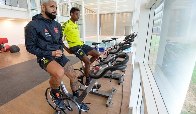 De olho em novidade para Fla-Flu decisivo, Abel observa Gabigol entre os titulares