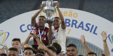 Do luto à luta: com amparo psicológico, base do Flamengo busca recomeço após tragédia