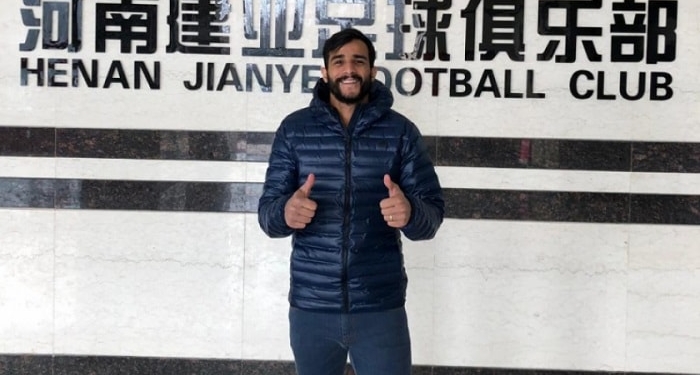 Ex-Fla, Henrique Dourado chega à China e assina com Henan Jinaye