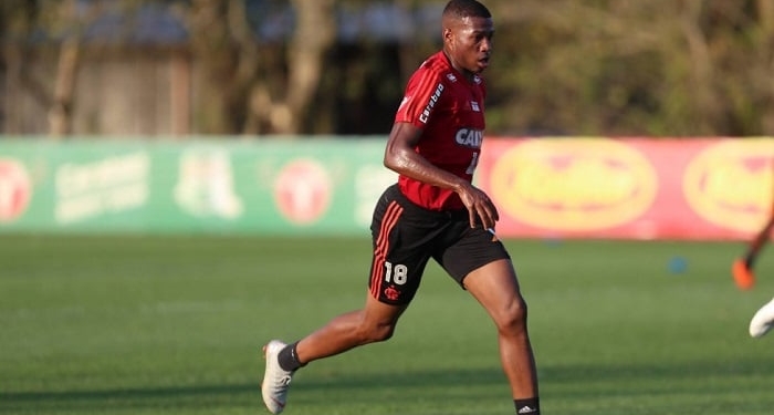 Flamengo conclui empréstimo de Jean Lucas ao Santos