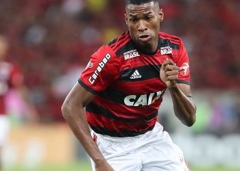 Flamengo veta ida de Ronaldo e encaminha empréstimo de Jean Lucas ao Santos