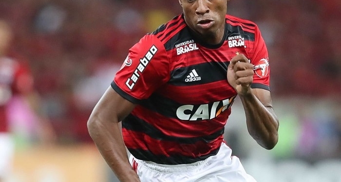 Flamengo veta ida de Ronaldo e encaminha empréstimo de Jean Lucas ao Santos