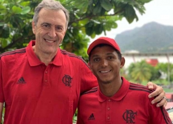 Isaquias Queiroz, da canoagem, é oficialmente apresentado no Flamengo