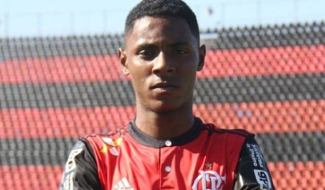 Jhonata Ventura, ferido no incêndio no Flamengo, inicia fisioterapia no hospital
