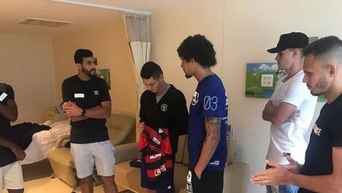 Pai de jogador do Fla que recebeu visita no hospital comemora: 'Presente especial'