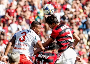 Rodrigo Caio rebate gols sofridos no Flamengo: "Nenhum zagueiro gosta, mas prefiro ganhar"