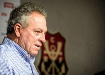 "Se fala do Flamengo de maneira muito cruel", diz técnico Abel Braga