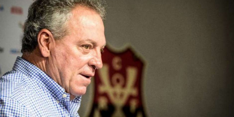 "Se fala do Flamengo de maneira muito cruel", diz técnico Abel Braga