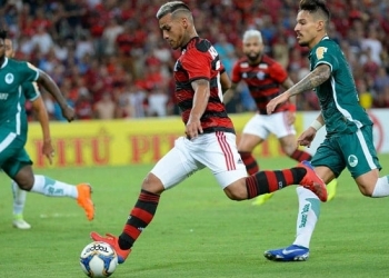 Trauco recusou oferta da Europa para seguir no Flamengo, diz jornal peruano
