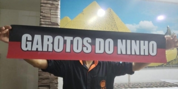 Faixas “Garotos do Ninho” e 60 mil balões brancos no Fla-Flu. Torcida avalia novas homenagens