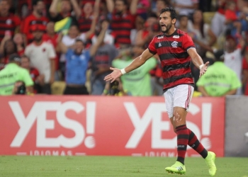 Flamengo encaminha venda de Henrique Dourado para a China