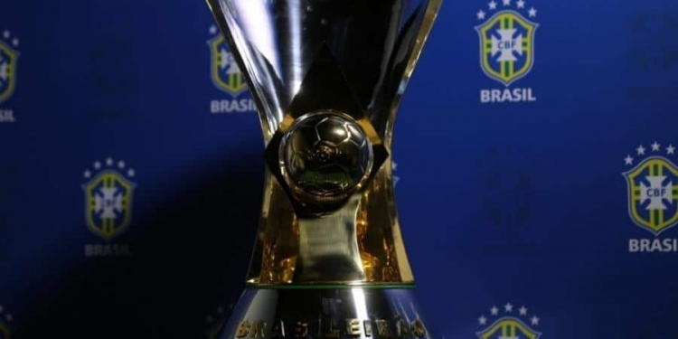 CBF irá propor assumir custo do VAR e restrição a trocas de técnicos