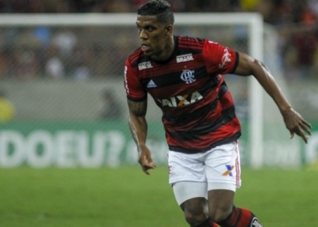 Abel Braga 'veta' saída de Berrío, e Flamengo recusa ouvir proposta do Atlético-MG