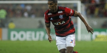 Abel Braga 'veta' saída de Berrío, e Flamengo recusa ouvir proposta do Atlético-MG