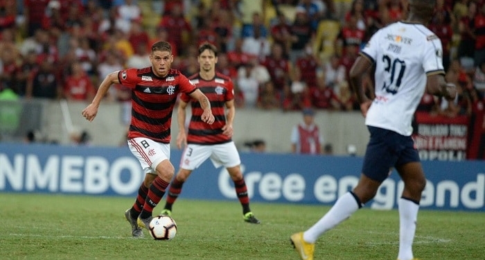 Aplaudido de pé no Maracanã, Cuéllar vibra: "Não tenho palavras para o torcedor do Flamengo"