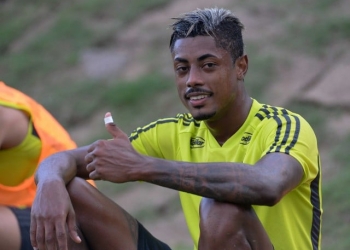 Bruno Henrique acredita em Fla-Flu diferente e elogia Ganso: “Desequilibra a partida”