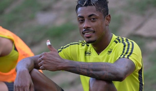Bruno Henrique acredita em Fla-Flu diferente e elogia Ganso: “Desequilibra a partida”