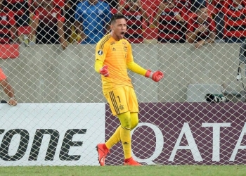 De afastado a herói! Diego Alves ganha destaque na Libertadores
