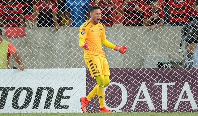De afastado a herói! Diego Alves ganha destaque na Libertadores