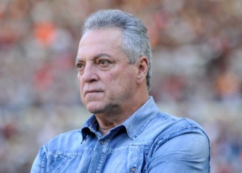 De novo?! Abel Braga chama Flamengo de Fluminense em coletiva de imprensa