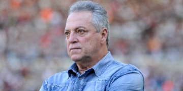 De novo?! Abel Braga chama Flamengo de Fluminense em coletiva de imprensa