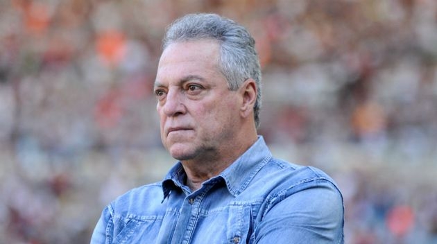 De novo?! Abel Braga chama Flamengo de Fluminense em coletiva de imprensa