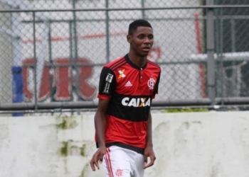 Ferido no incêndio do Ninho, Jhonata Ventura é transferido para hospital particular