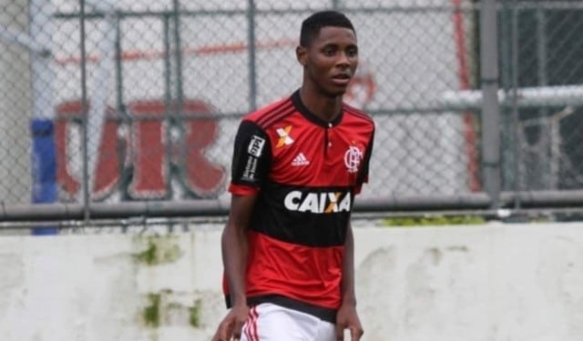 Ferido no incêndio do Ninho, Jhonata Ventura é transferido para hospital particular