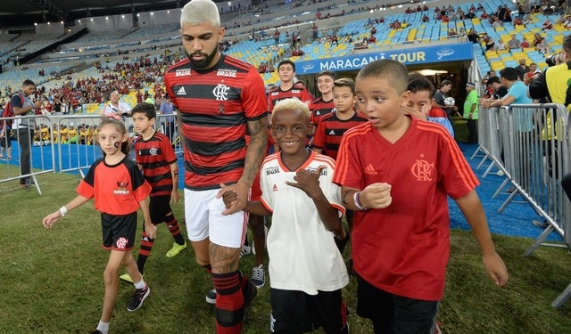 #Gabi100gols: com força no muque e ginga de Nego Ney, artilheiro do Flamengo mira marca centenária