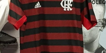 Listras mais finas e nas mangas: veja foto do novo primeiro uniforme do Flamengo