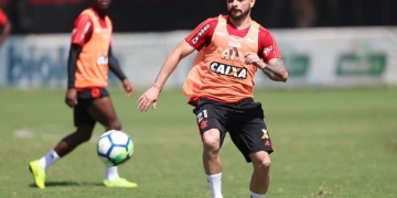 Pará revela emoção pelos 200 jogos no Fla: 'O mais especial está por vir'